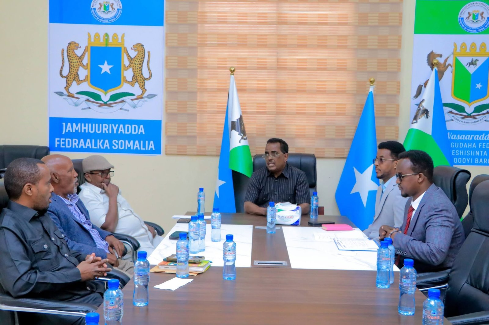 The Minister of the Ministry of Interior of the Federal Government of Somalia, Hon. MP Ali Yusuf Ali (Xoosh), paid an official working visit to the headquarters of the Ministry of Interior of the North Eastern State Government.